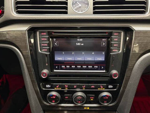 2016 Volkswagen Passat 1.8T SEL Premium