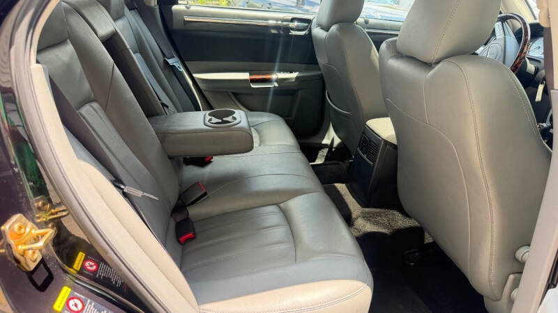 2005 Chrysler 300 C