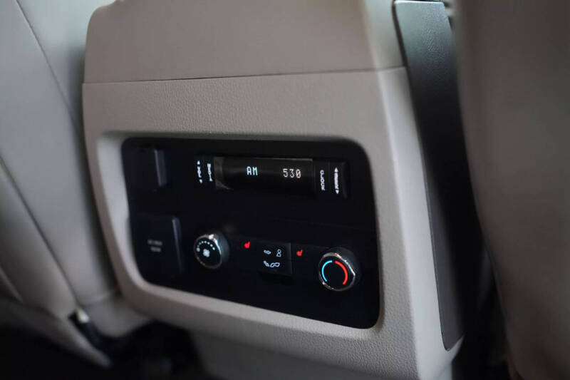 2017 Lincoln Navigator Select