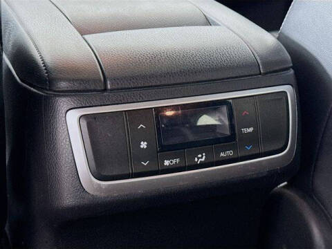 2017 Toyota Highlander SE