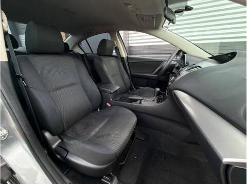 2013 Mazda MAZDA3 i SV