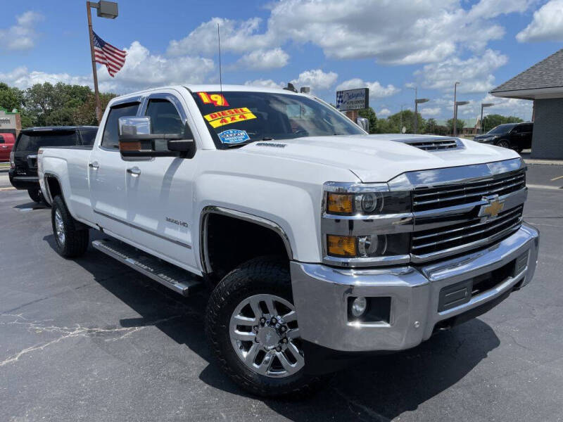 2019 Chevrolet Silverado 3500HD LTZ's photo