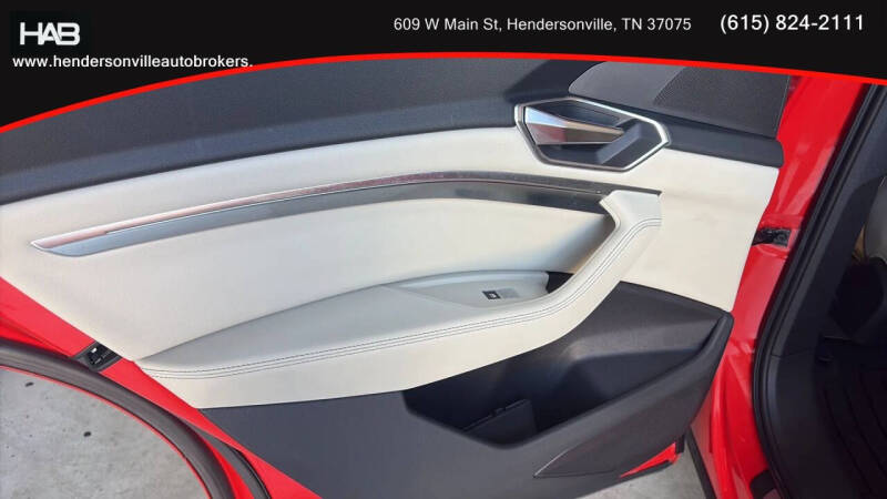 2021 Audi e-tron quattro Premium