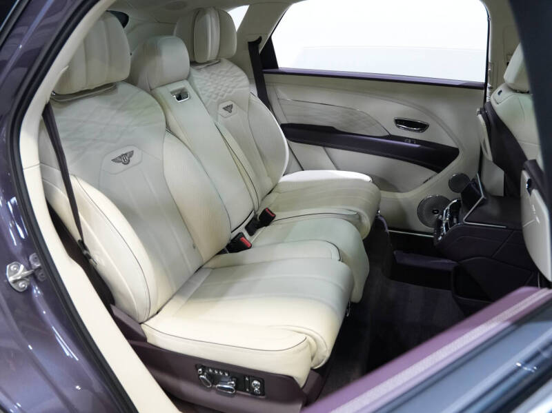 2023 Bentley Bentayga EWB