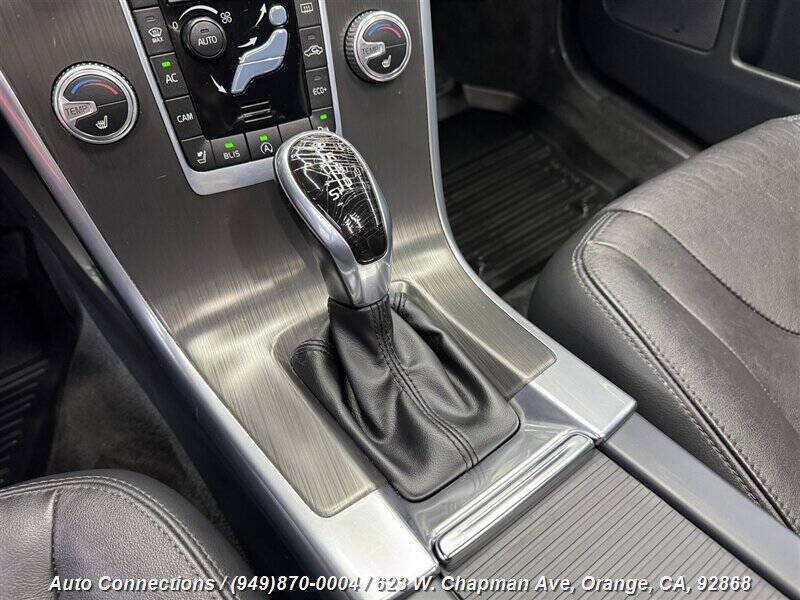 2016 Volvo XC60 T5 Drive-E Premier