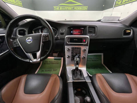 2018 Volvo V60 Cross Country T5 Premier