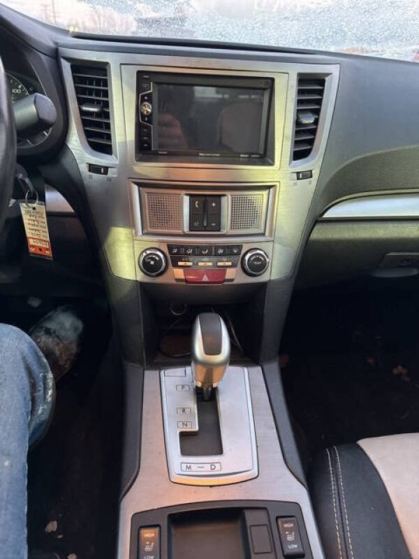 2010 Subaru Legacy 2.5i Premium