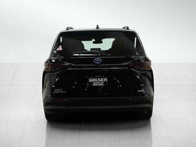 2025 Toyota Sienna XLE 7-Passenger