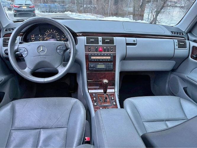 2000 Mercedes-Benz E-Class
