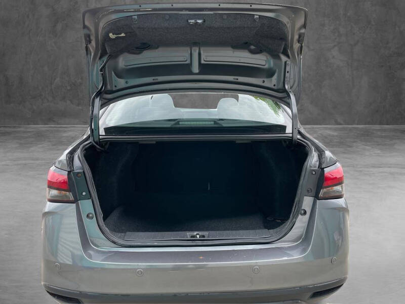 2020 Nissan Versa SR