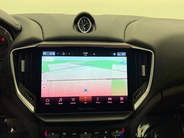 2022 Maserati Ghibli Modena Q4