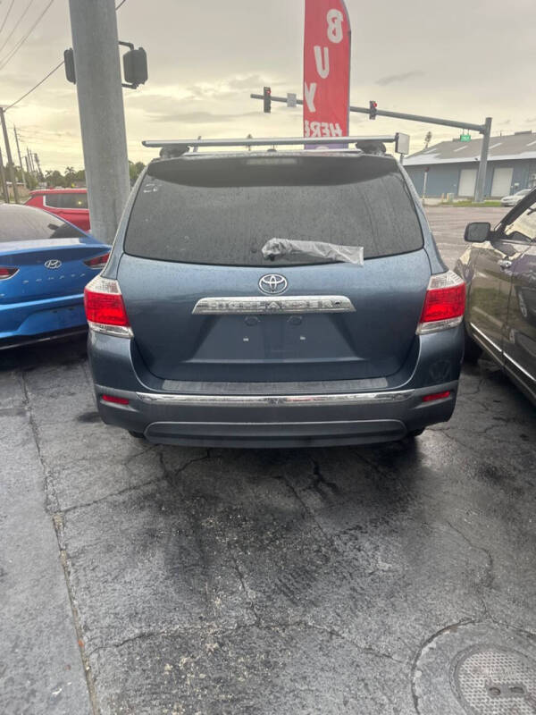 2012 Toyota Highlander Base