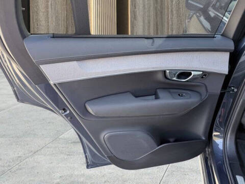 2025 Volvo XC90 T8 Ultra Bright Theme 6P