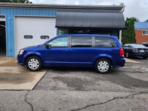 2018 Dodge Grand Caravan for sale at Engle Road Auto in Fort Wayne IN