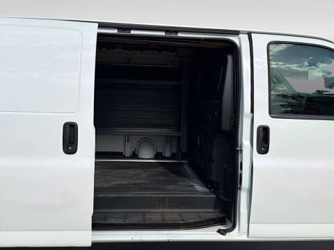2025 Chevrolet Express 2500