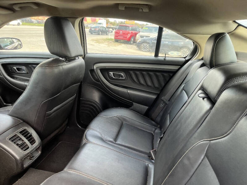 2011 Ford Taurus SEL