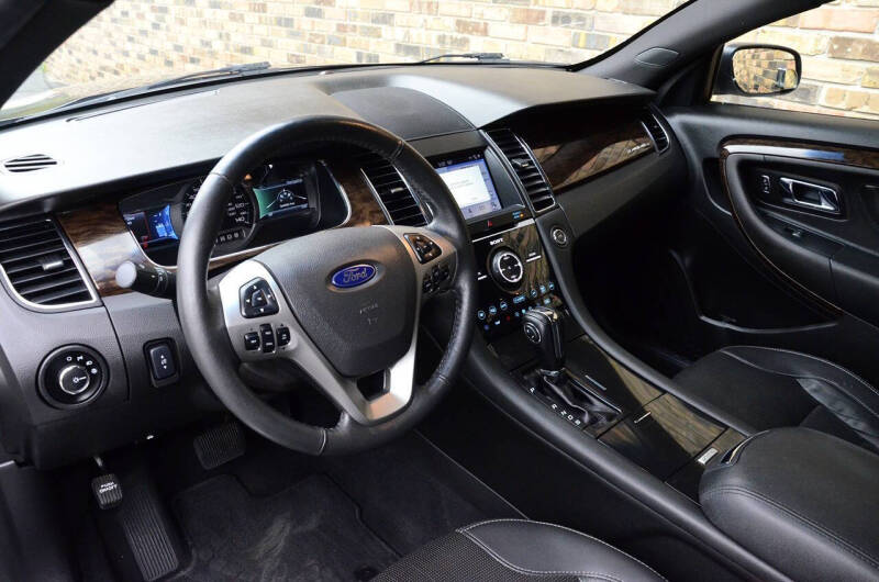 2019 Ford Taurus Limited