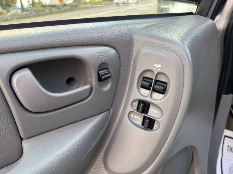 2005 Dodge Caravan SXT