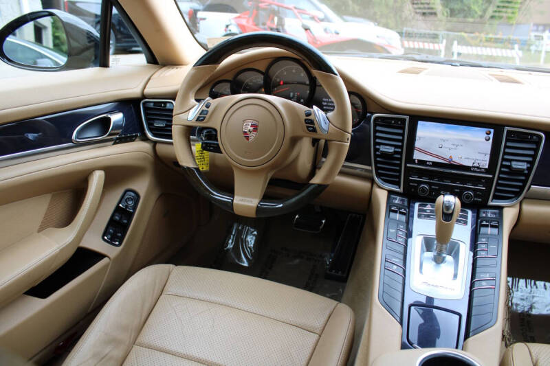 2012 Porsche Panamera