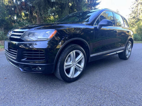 2014 Volkswagen Touareg for sale at Venture Auto Sales in Puyallup WA