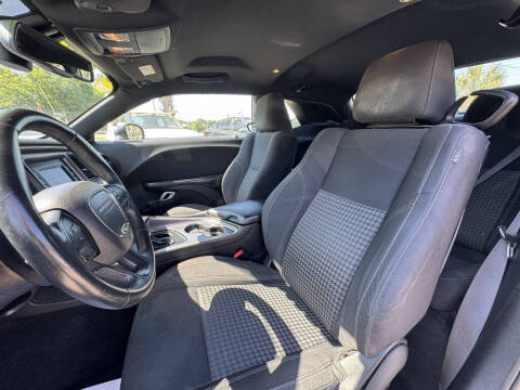 2016 Dodge Challenger SXT