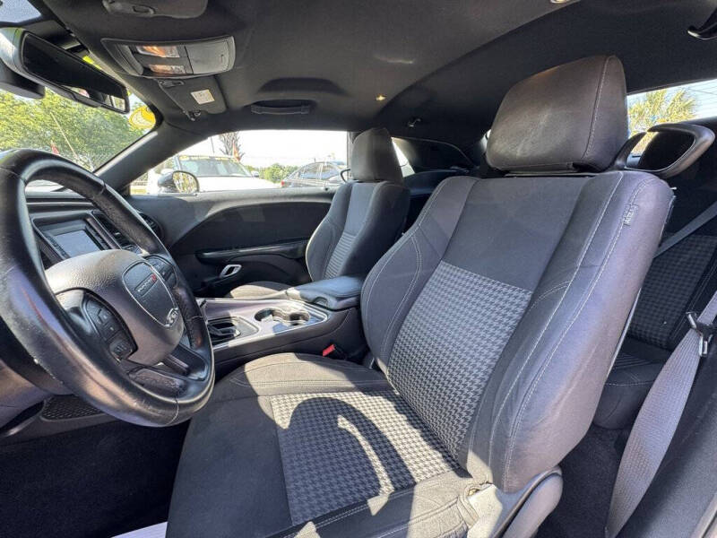 2016 Dodge Challenger SXT