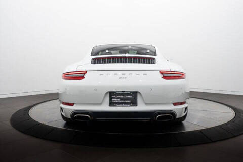 2017 Porsche 911 Carrera