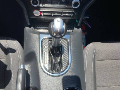 2017 Ford Mustang V6