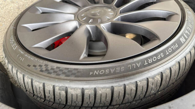 2023 Tesla Model Y Performance