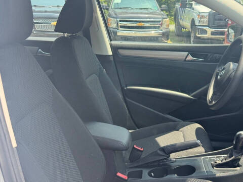 2014 Volkswagen Passat 1.8T S PZEV