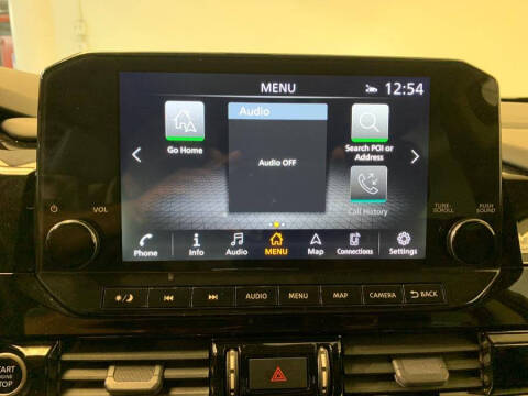 2022 Nissan Pathfinder SL