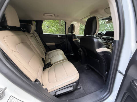 2020 Ford Escape Titanium