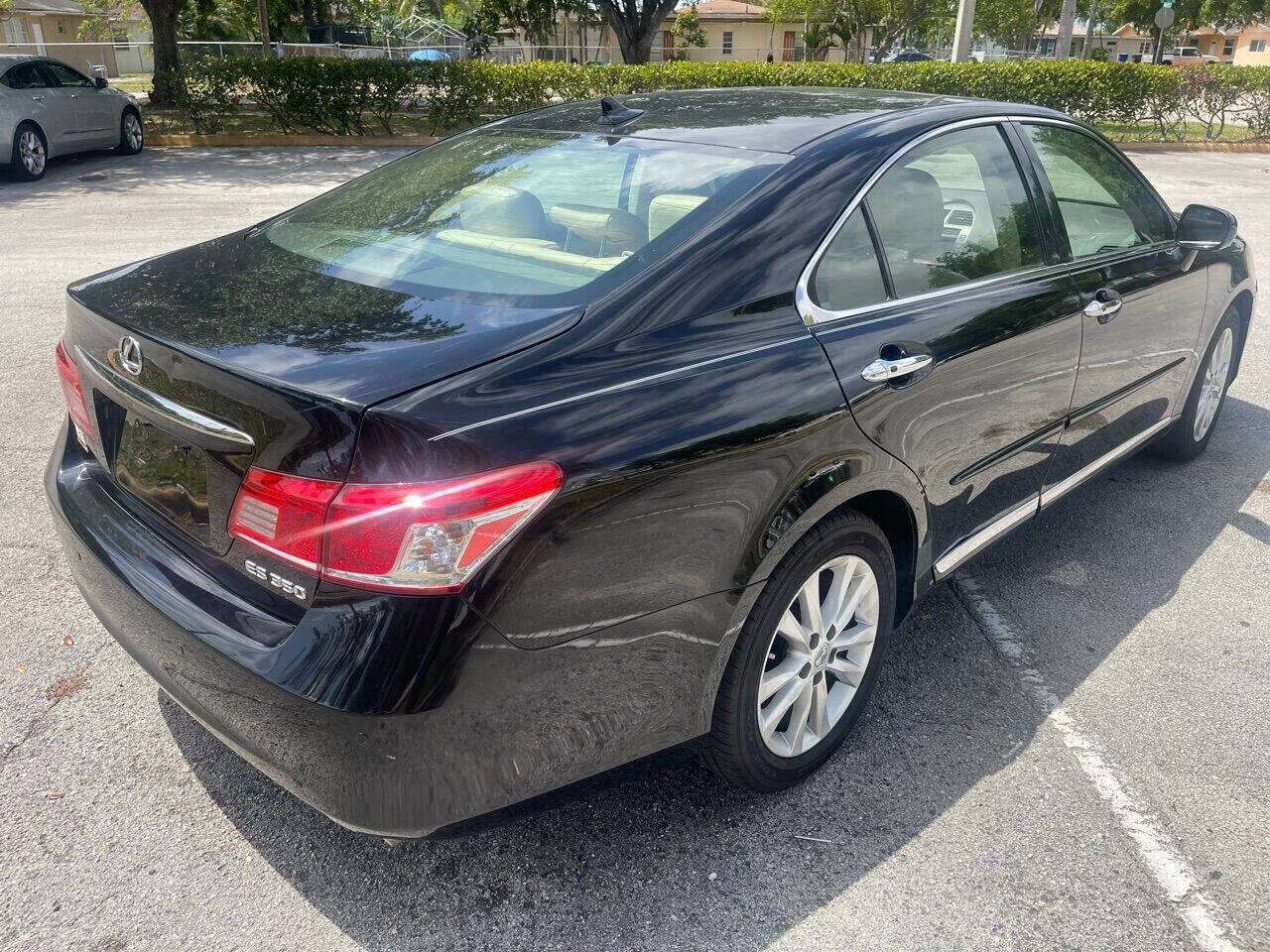 2012 LEXUS ES Sedan - $10,995