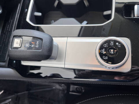 2025 Mitsubishi Outlander ES