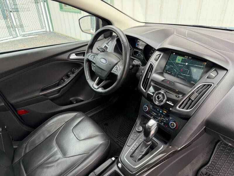 2017 Ford Focus Titanium