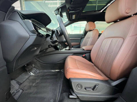 2023 Audi e-tron quattro Premium Plus