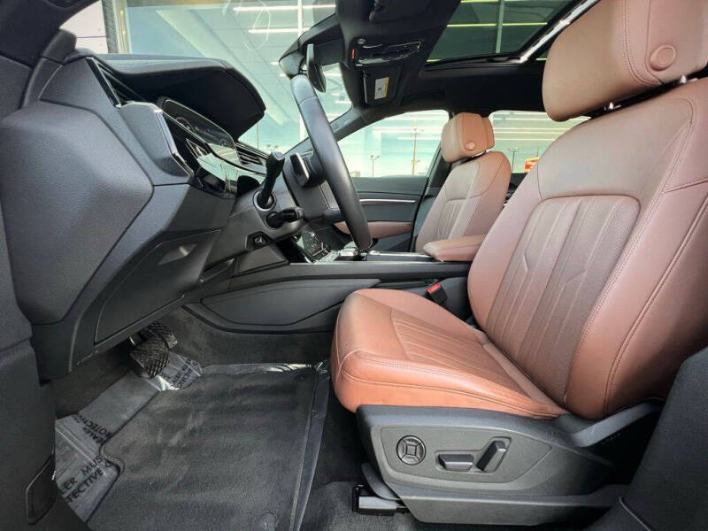 2023 Audi e-tron quattro Premium Plus