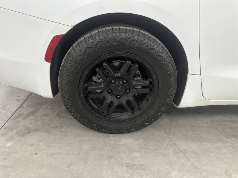 2020 Chrysler Voyager LXi