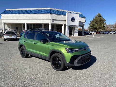 2025 Volkswagen Taos SE Black 4Motion