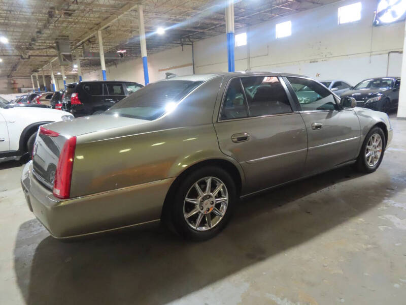 2011 Cadillac DTS Luxury Collection