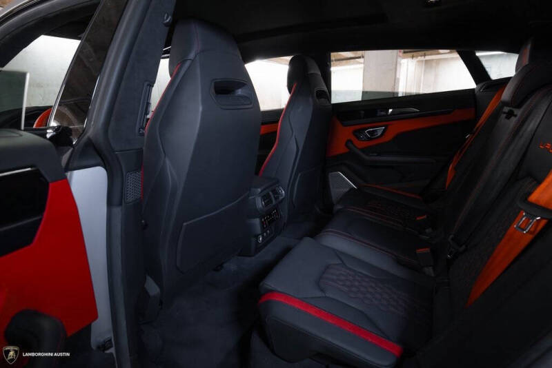 2023 Lamborghini Urus S