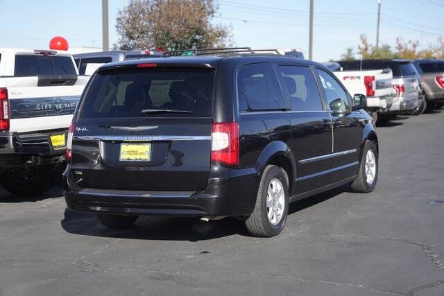 2012 Chrysler Town and Country Touring