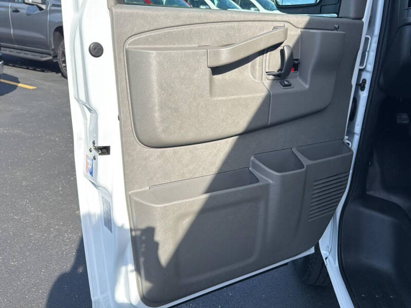 2025 Chevrolet Express 2500