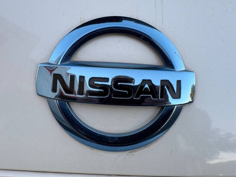 2011 Nissan LEAF SL