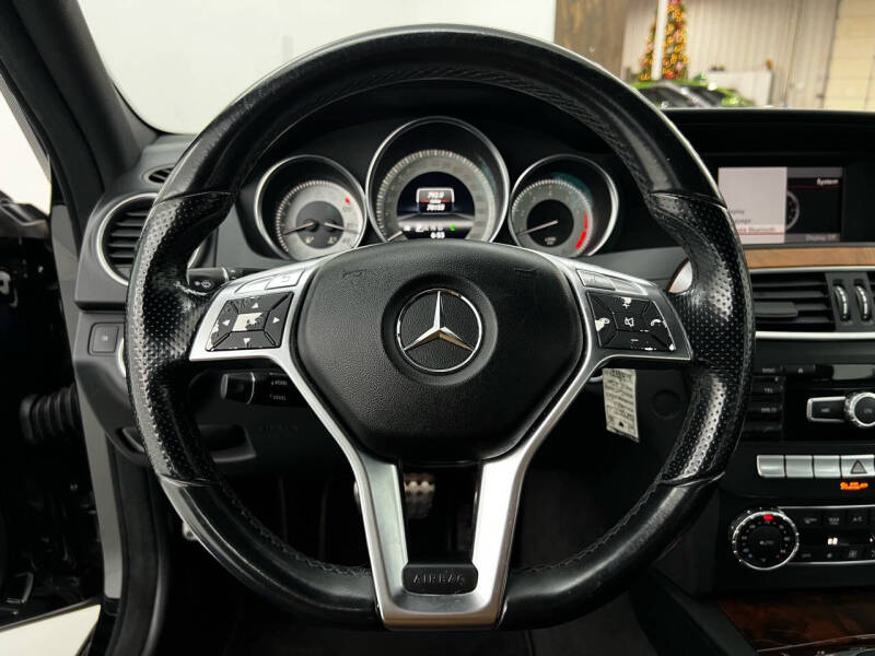 2013 Mercedes-Benz C-Class C250 Sport photo 15