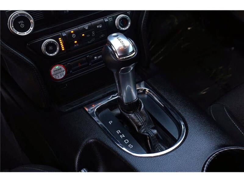 2017 Ford Mustang V6