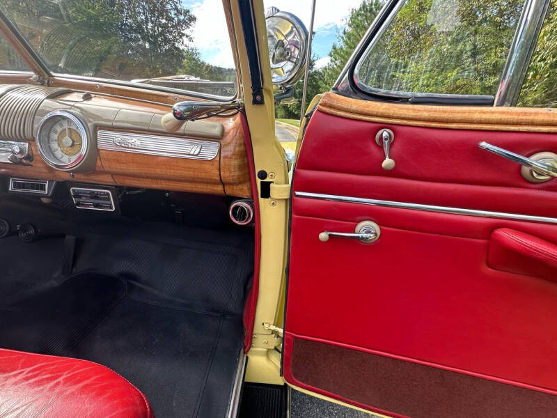 1948 Ford Super Deluxe