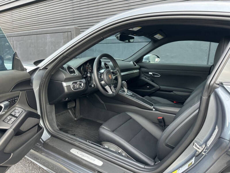 2025 Porsche 718 Cayman