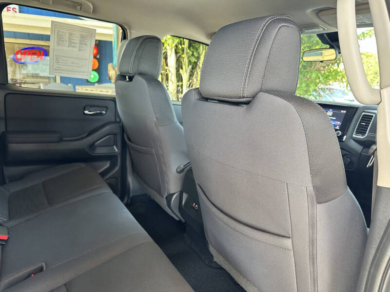 2022 Nissan Frontier SV