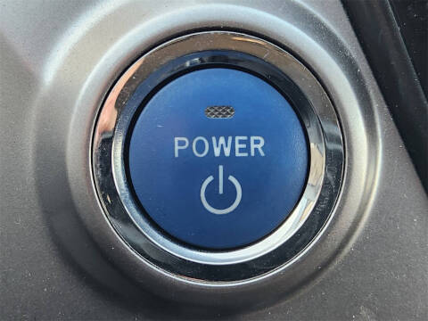 2016 Toyota Prius v Two